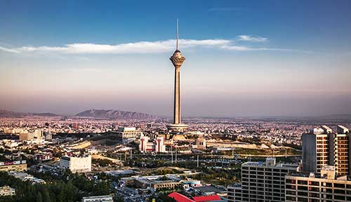 مردم پول ندارند، سه نفره، یک خانه می‌خرند!