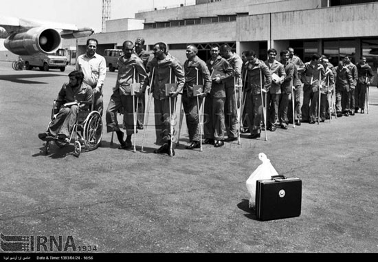 عکس: آزادی اسیران عراقی در سال 64