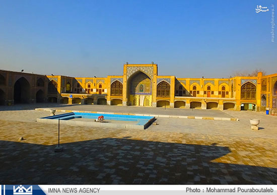مسجدی در اصفهان؛ غرق رنگ +عکس