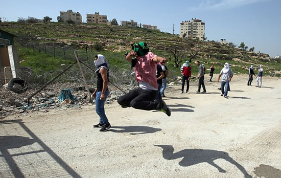 عکس: بازداشت دختر فلسطینی در «رام‌الله»