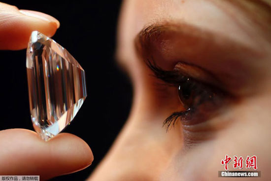 الماس 100 قیراطی در حراج لندن +عکس