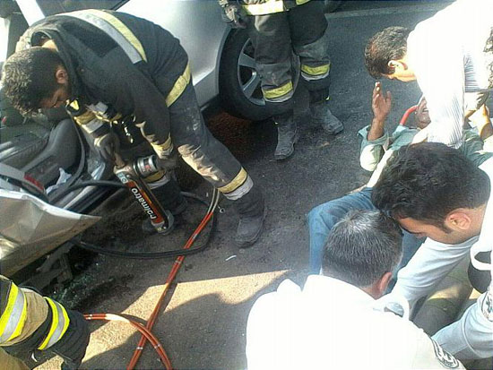 عکس: تصادف شدید سانتافه با مینی بوس