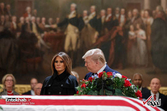 ترامپ و همسرش در مراسم تشییع جورج بوش پدر