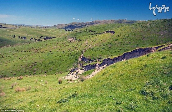 دیوار سنگی در نتیجه زلزله نیوزیلند