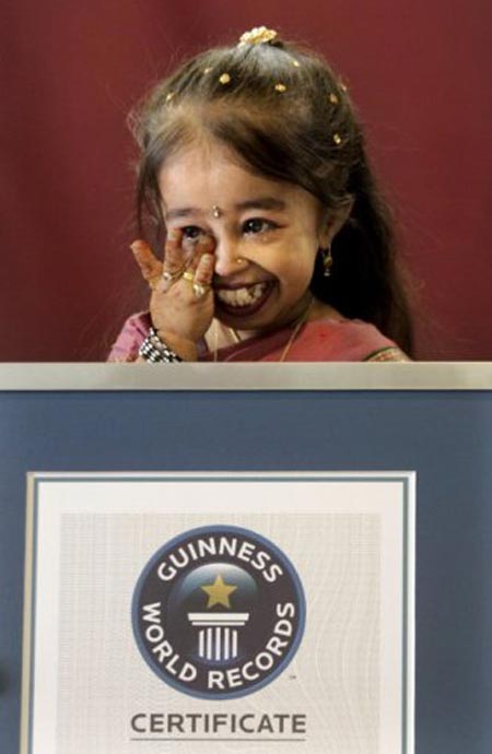 کوتاه‌ترین زن دنیا، ستاره بالیوود شد + عکس