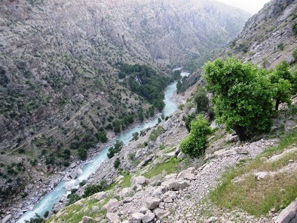 دره پل پرزین؛ آبشار‌های زلال در دل خوزستان داغ