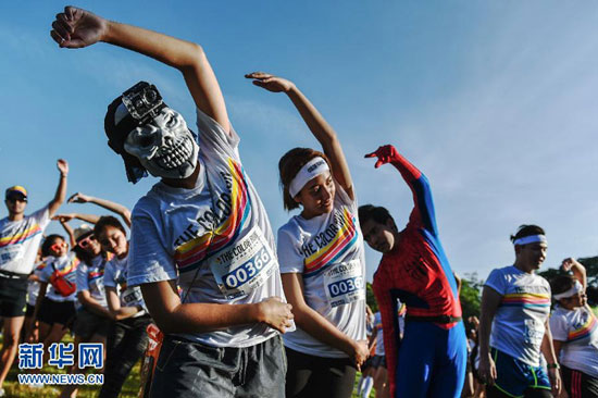 مسابقه «دوندگان رنگارنگ» در تایلند