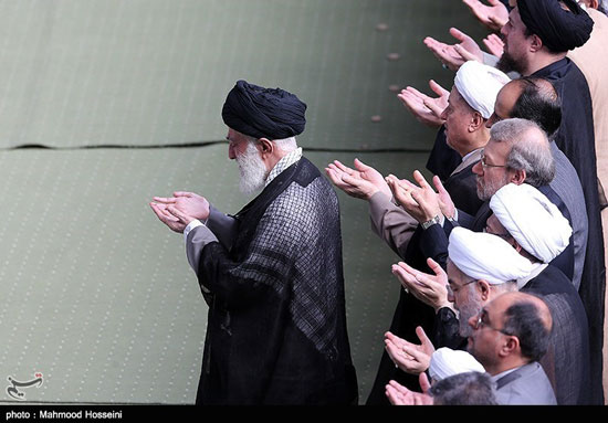 عکس: اقامه نماز عید فطر به امامت رهبری