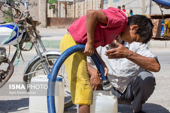 آبادان و خرمشهر در صف خرید آب آشامیدنی!