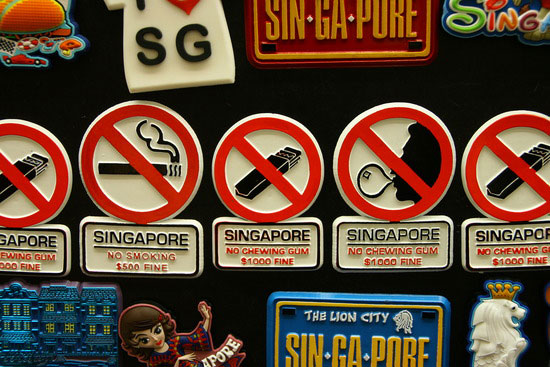 چرا خرید و فروش آدامس در سنگاپور ممنوع است؟