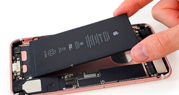 باتری تعویضی اپل با 29 دلار قیمت عرضه شد