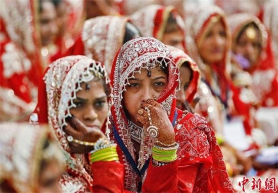 تصاویر مراسم عروسی 191 زوج هندی