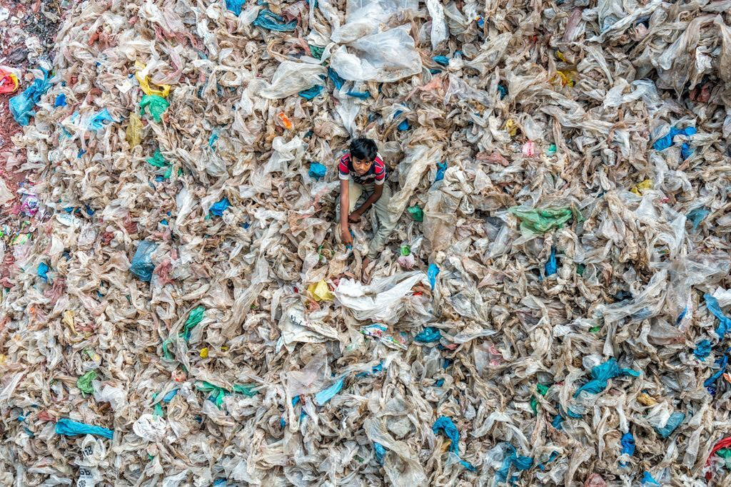 عکس روز نشنال جئوگرافیک؛ زندگی در میان زباله‌ها
