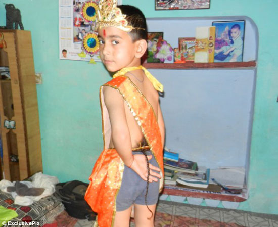 پرسنش کودک «دُم دار» هندی! +عکس
