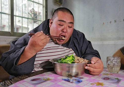 زندگی چاق‌ ترین مرد چینی +عکس
