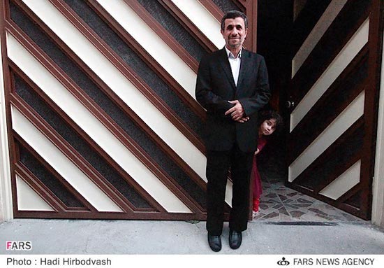 عکس: استقبال از احمدی‌ نژاد در نارمک