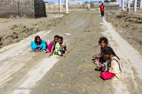 وضعیت کودکان سیل‌زده‌ی سیستان و بلوچستان