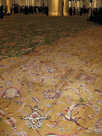 بازدید هزاران توریست از فرش ایرانی در امارات