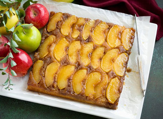 کیک سیب وارونه؛ گرم و شیرین و پر عطر