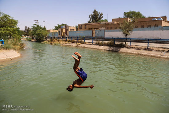 آبتنی در گرمای خوزستان