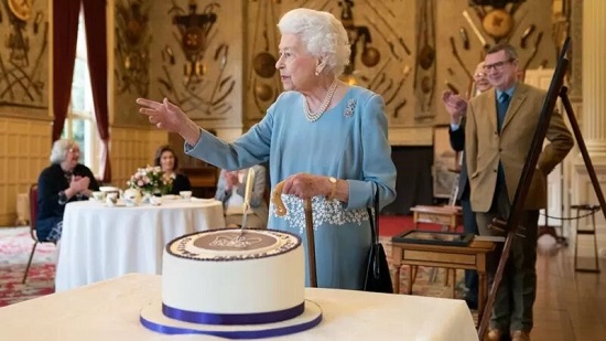 مقایسه جالب کیک ملکه با کیک بهنوش بختیاری!