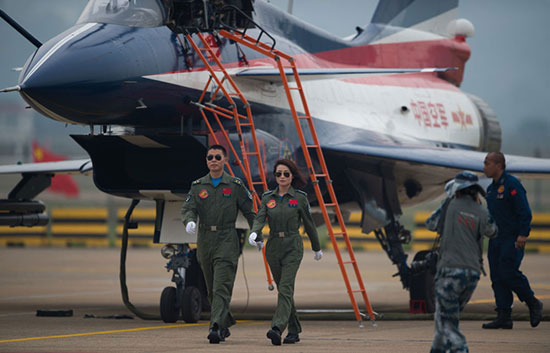 عکس: زنان خلبان هواپیماهای جنگنده