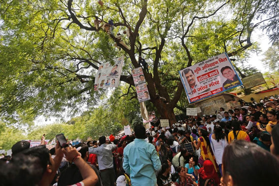عکس: خودکشی کشاورز معترض در هند