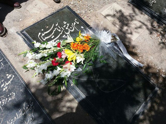 انتقاد از وضعیت مزار حسین منزوی