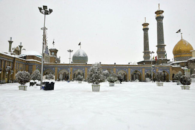 نمای زمستانی آستان حرم عبدالعظیم حسنی (ع)