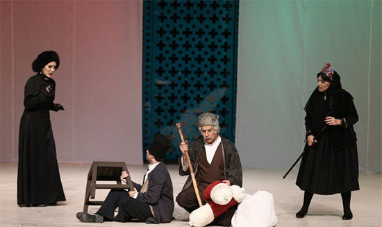 نگاهی به تئاتر سیاسی در ایران