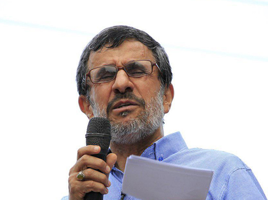 هدف احمدی‌نژاد از توئیتربازی‌های اخیرش چیست؟