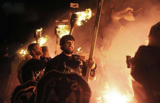 عکس:جشنواره آتش «آپ هلی آ» در اسکاتلند