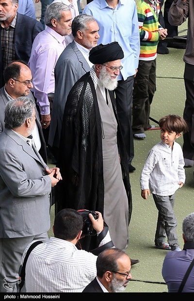 عکس: اقامه نماز عید فطر به امامت رهبری