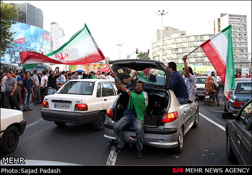 عکس: پایکوبی با طعم جام جهانی در شهر (1)