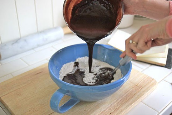 آموزش مرحله به مرحله «کاپ کیک شکلاتی»