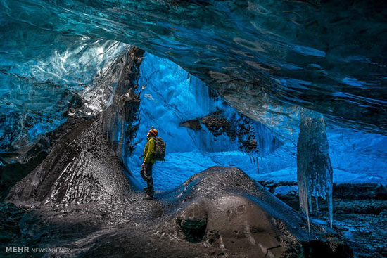 عکس: غارهای یخی در ایسلند