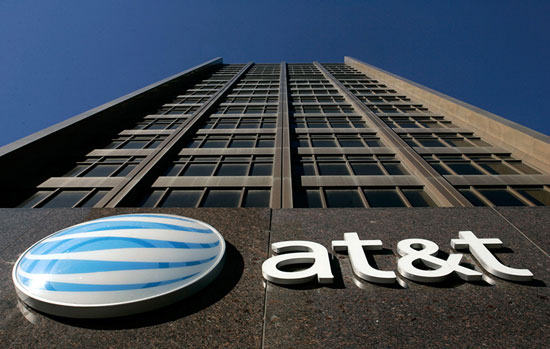 اپراتور AT&T غول بزرگ رسانه‌ای را می‌خرد