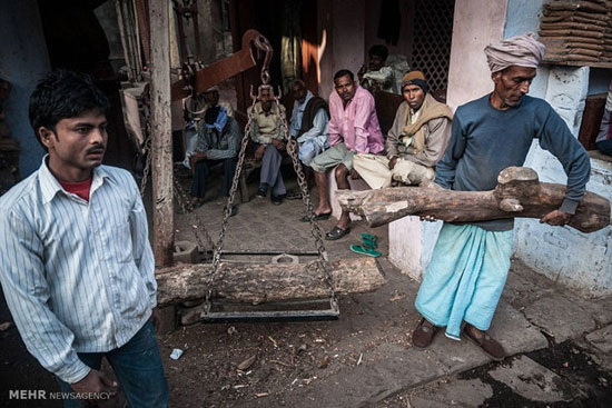 سنت سوزاندن مردگان در هند +عکس