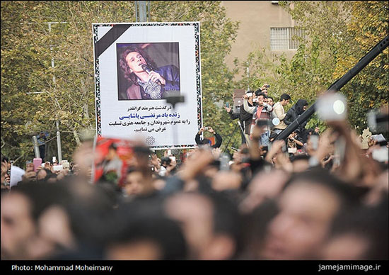 عکس: نصب بنر شهرداری تهران برای پاشایی