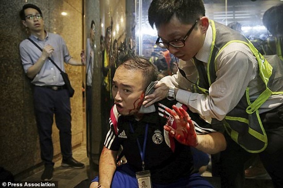 حمله فردی با چاقو به یک مرکز خرید در هنگ‌کنگ