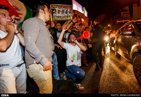 عکس: شادی خیابانی مردم پس از بازی
