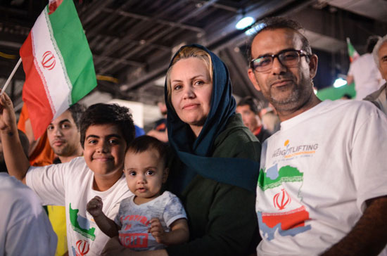 شادی ایرانیان از قهرمانیِ کشورمان در خاک آمریکا