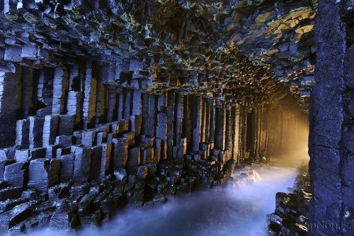 فینگالز، یکی از زیباترین غارهای دنیا +عکس