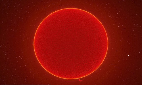 ثبت تصاویر شاهکار از خورشید توسط یک عکاس