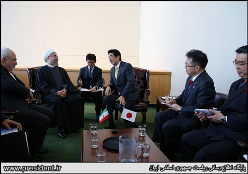تفاوت دیدارهای احمدی نژاد و روحانی +عکس