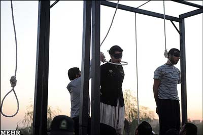 عکس اعدام عاملان حادثه خمینی شهر