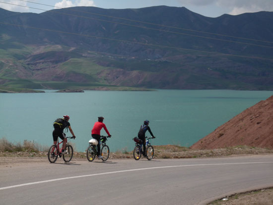 دوچرخه سواری در اردیبهشت ماه منطقه طالقان