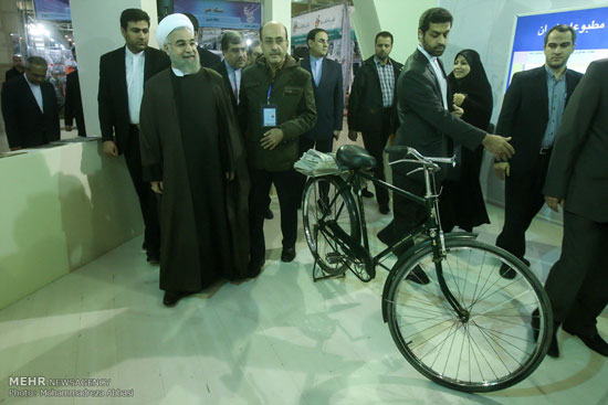 عکس: حضور روحانی در نمایشگاه مطبوعات