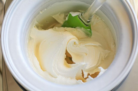 راحت ترین روش تهیه «بستنی وانیلی»