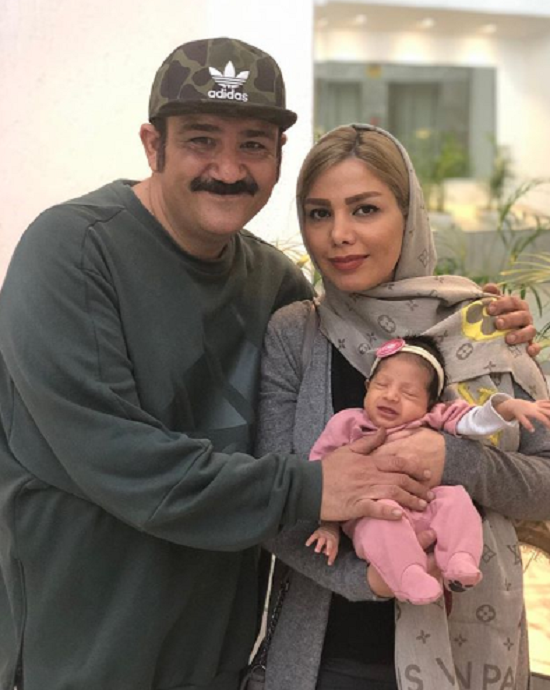 عکس سه نفره مهران غفوریان و همسر و دخترش